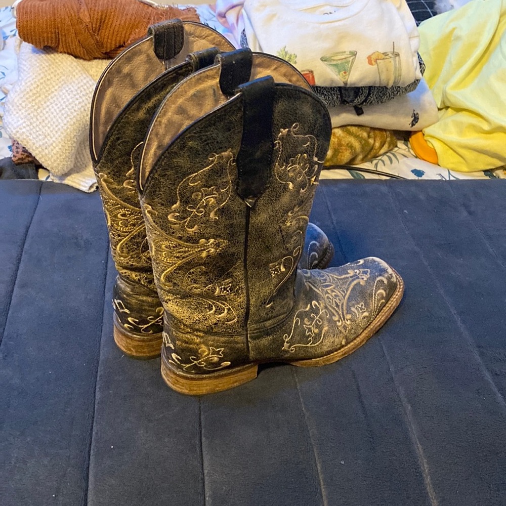 Dancing boots